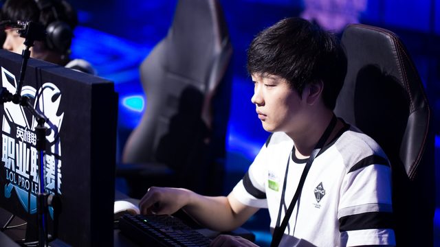 高清直播源新增 4 路，弱网自动降码率